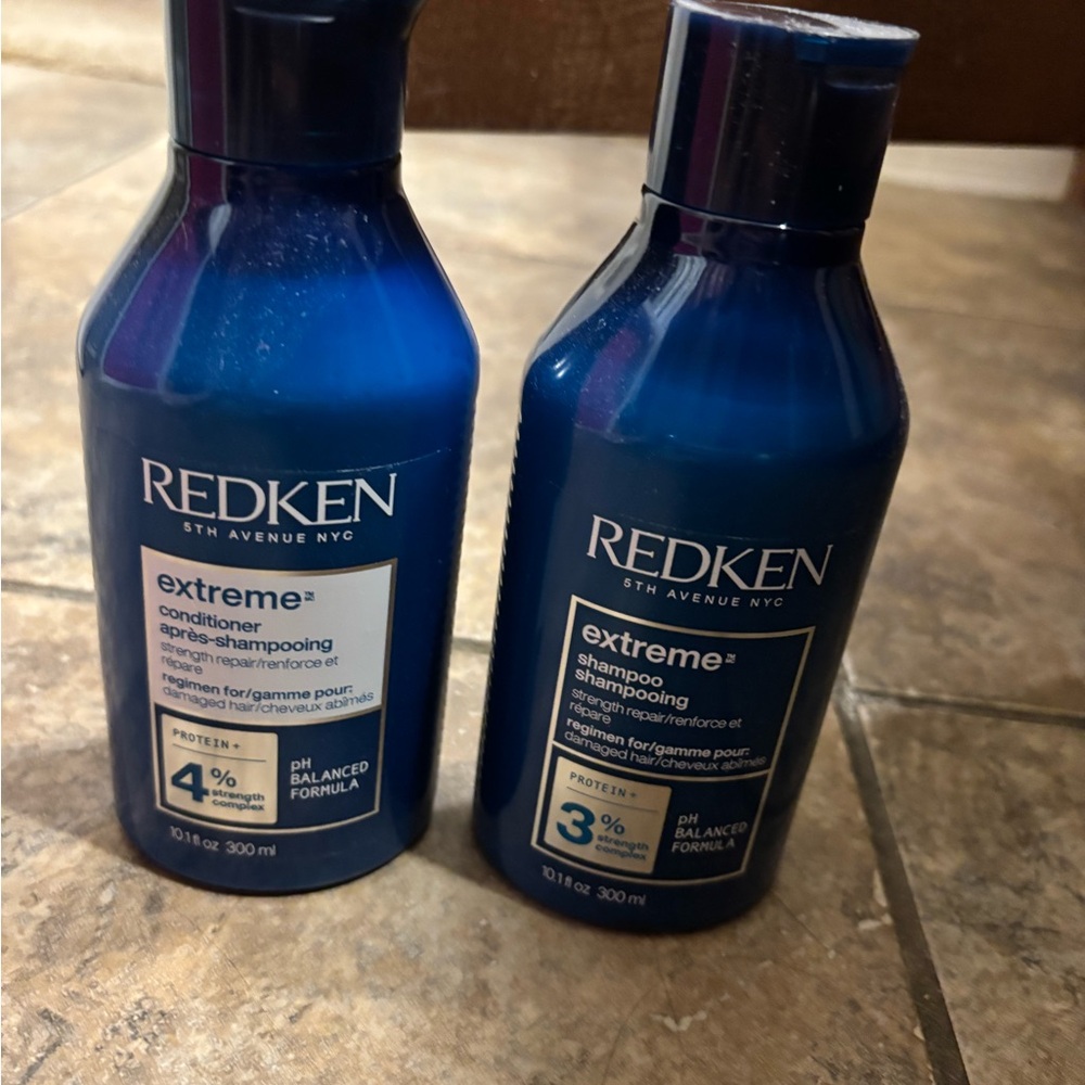 Brand new Redken Extreme length Shampoo and conditioner set